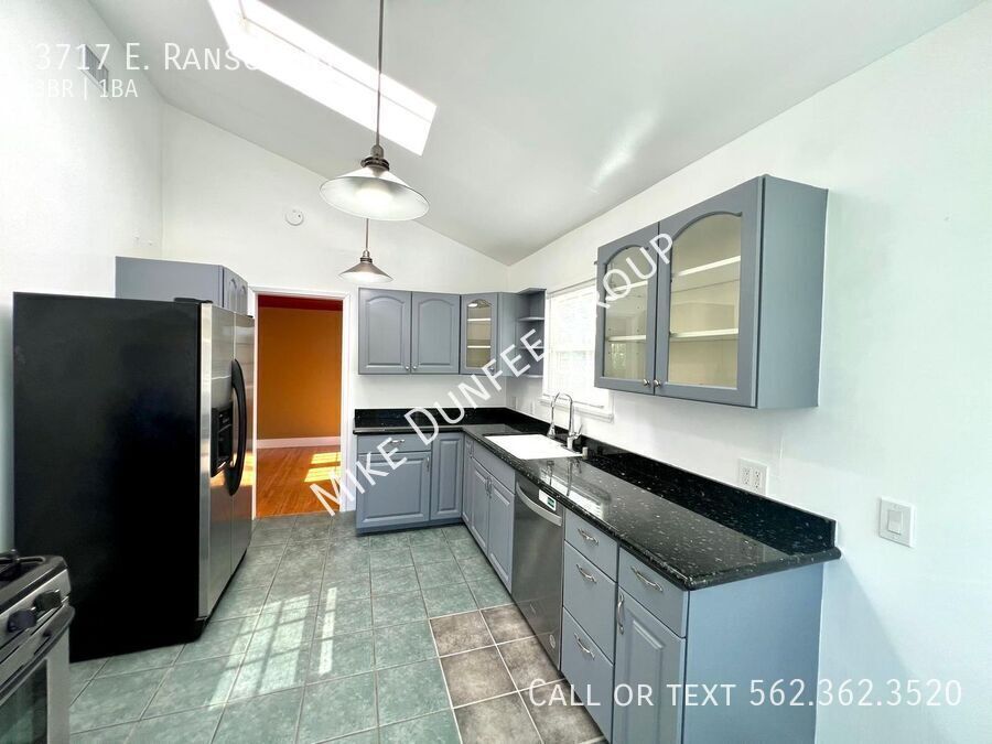 Spacious Three Bedroom Home Near Traffic Circle property image