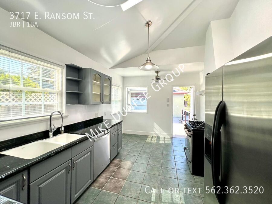 Spacious Three Bedroom Home Near Traffic Circle property image