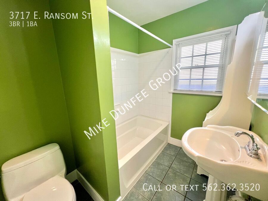 Spacious Three Bedroom Home Near Traffic Circle property image