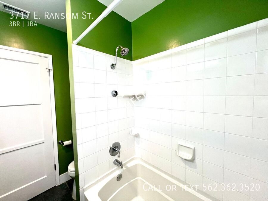 Spacious Three Bedroom Home Near Traffic Circle property image