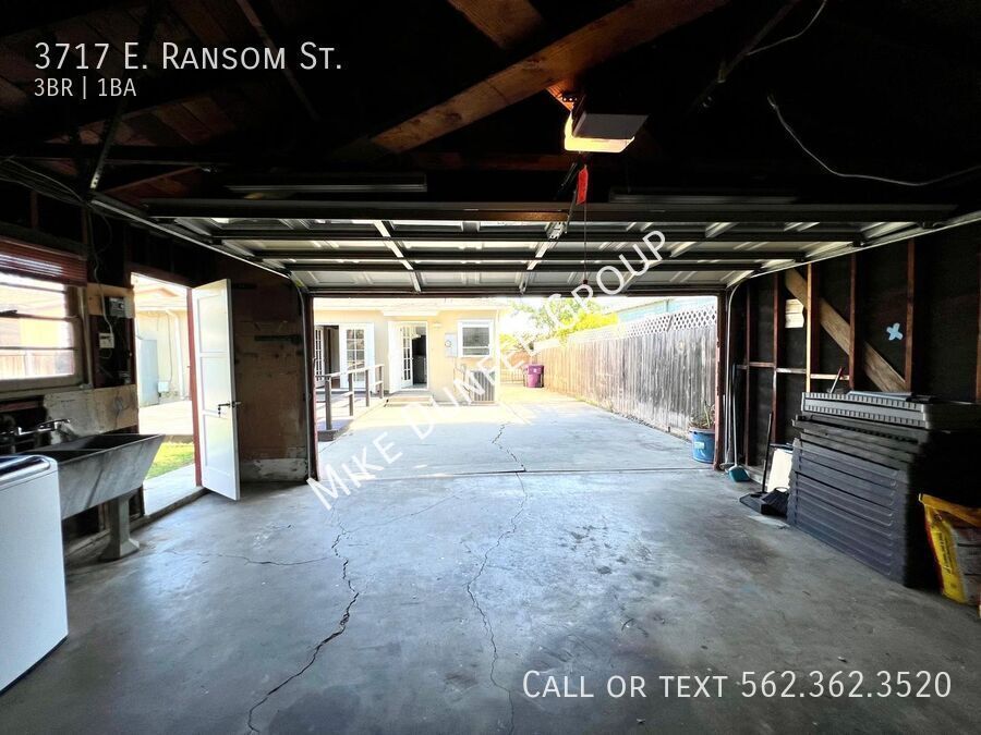 Spacious Three Bedroom Home Near Traffic Circle property image