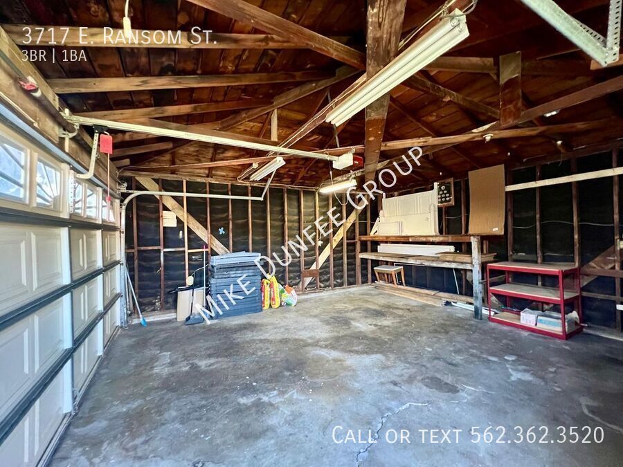 Spacious Three Bedroom Home Near Traffic Circle property image