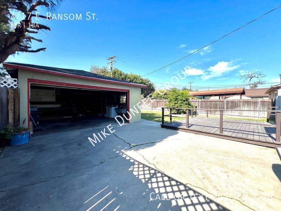 Spacious Three Bedroom Home Near Traffic Circle property image