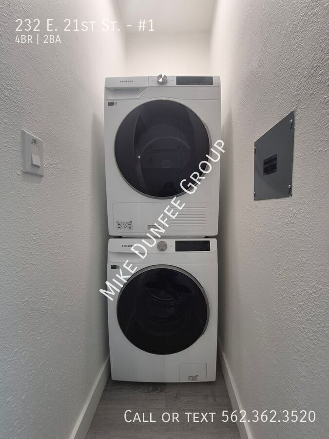Beautiful 4 Bedroom 2 Bathroom Apartment With in Unit Washer and Dryer property image