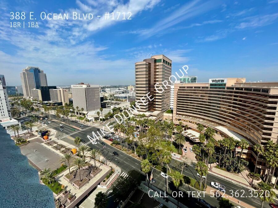 Downtown, High-Rise One Bedroom Condo at the AQUA property image
