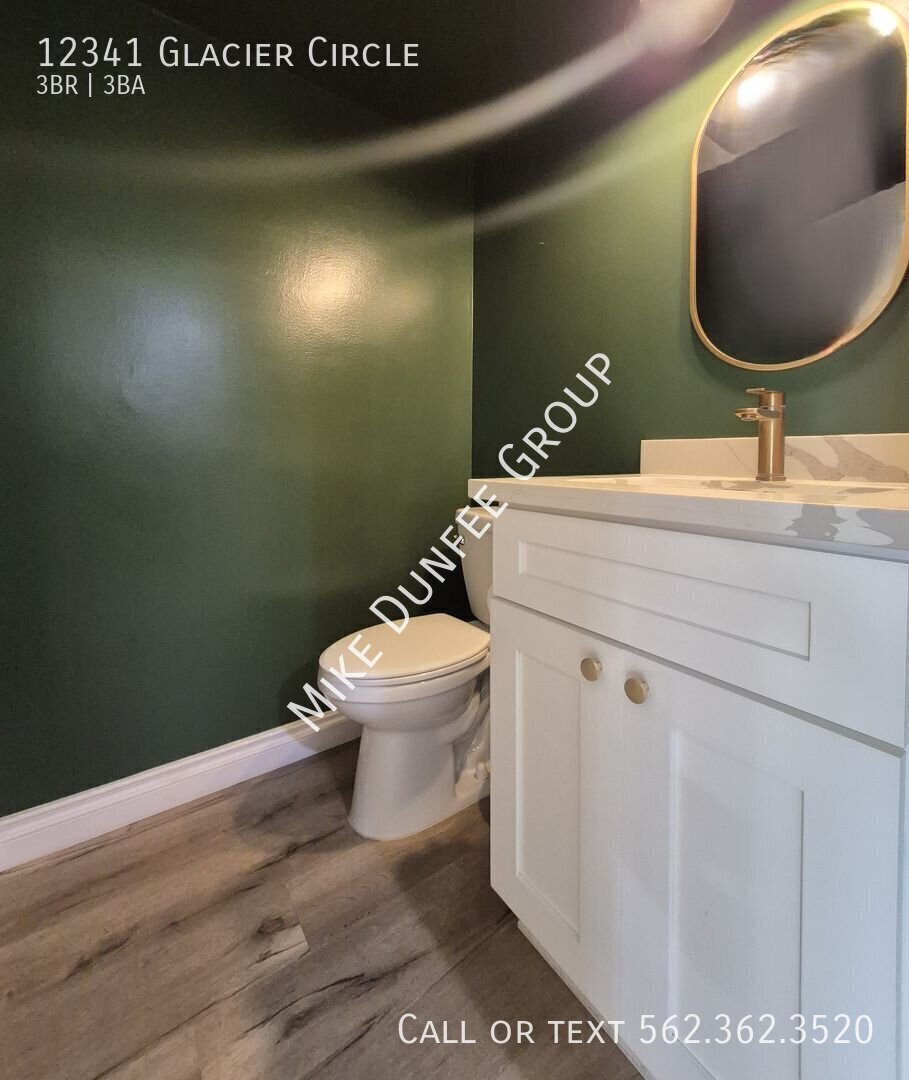 Beautiful Two-Story Single-Family Home on a Quiet Cul-De-Sac in the Parkewood Community property image