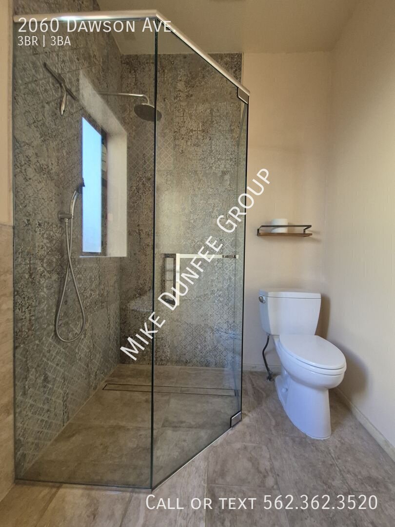 Beautiful One-Of-A-Kind Two-Story, 3-Bedroom, 3-Bath Home in Signal Hill property image