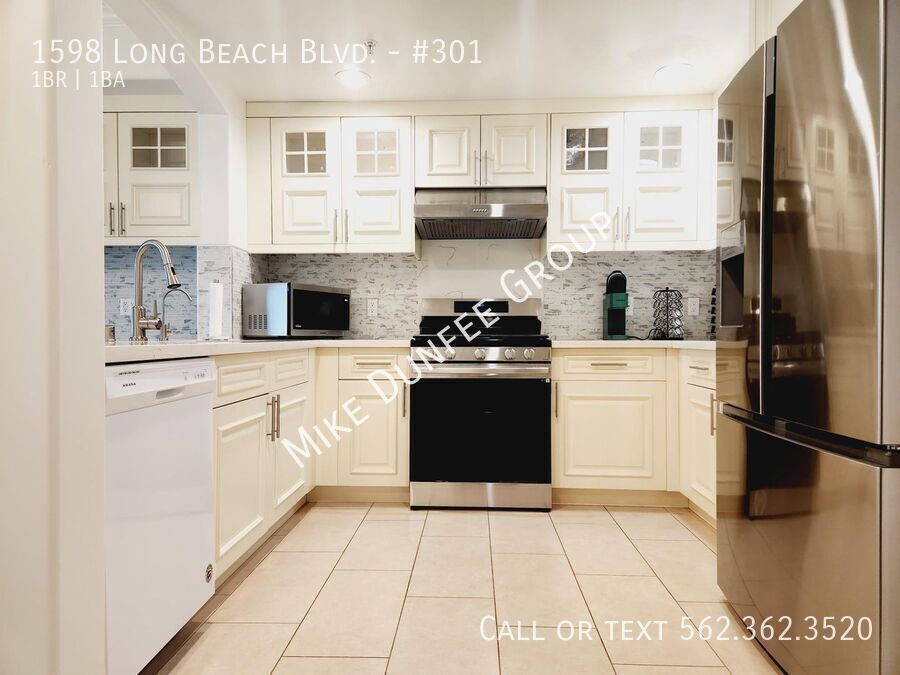 Unfurnished Contemporary One Bedroom, One Bathroom property image