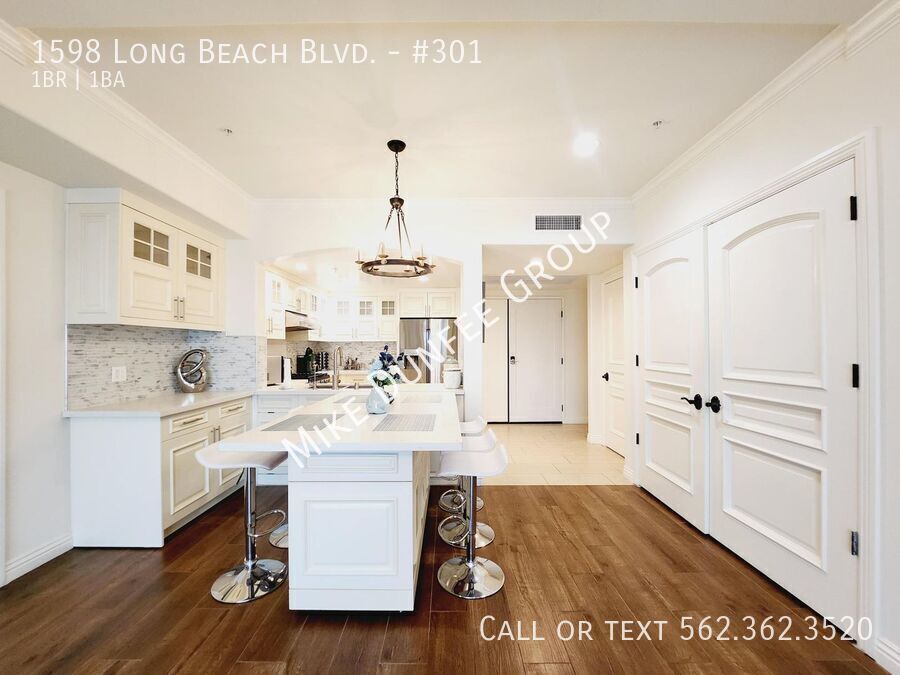 Unfurnished Contemporary One Bedroom, One Bathroom property image