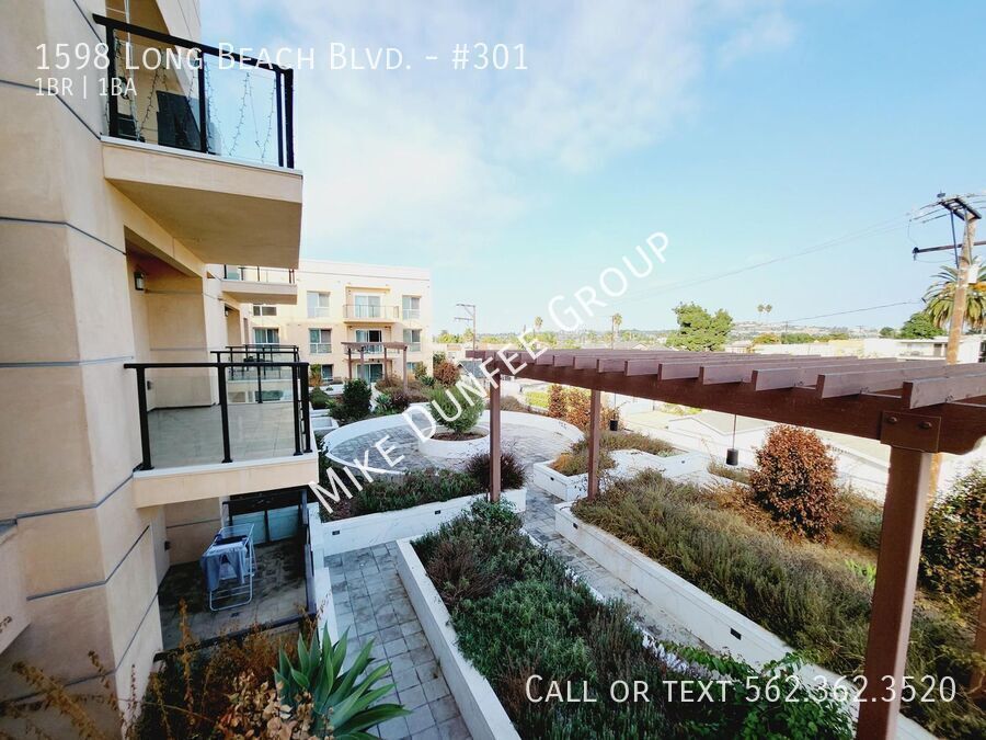 Unfurnished Contemporary One Bedroom, One Bathroom property image