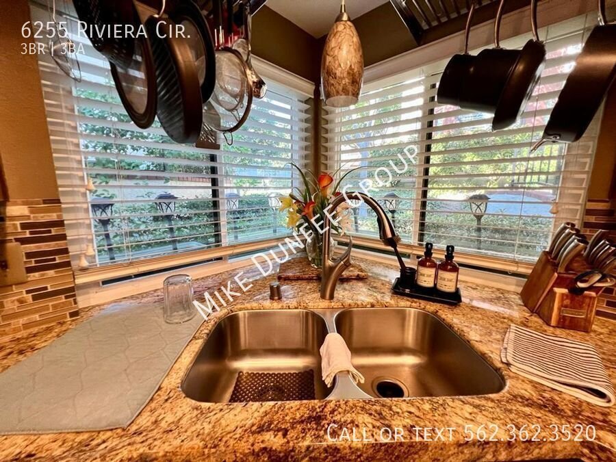 Fully Furnished Three Bedroom Townhouse in Bixby Riviera property image