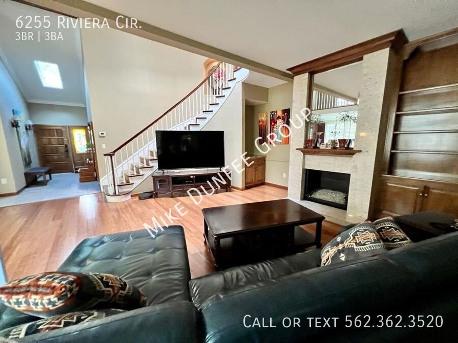 Fully Furnished Three Bedroom Townhouse in Bixby Riviera property image