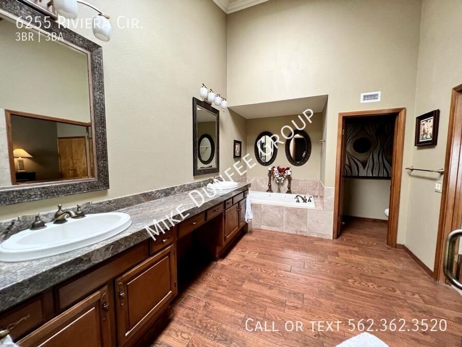 Fully Furnished Three Bedroom Townhouse in Bixby Riviera property image