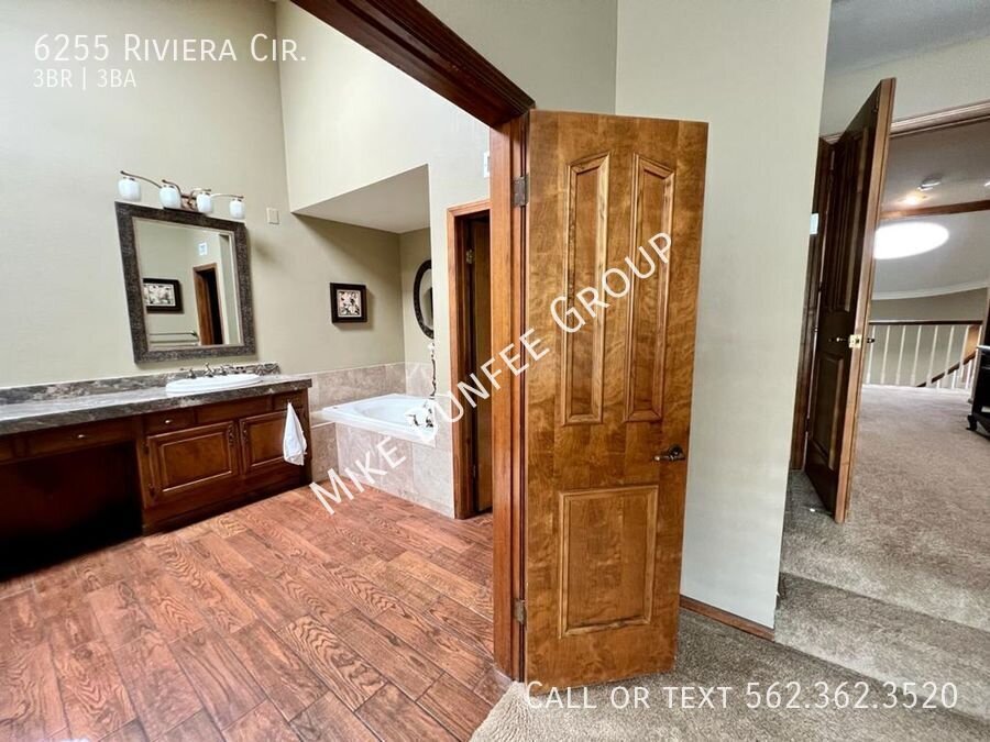 Fully Furnished Three Bedroom Townhouse in Bixby Riviera property image