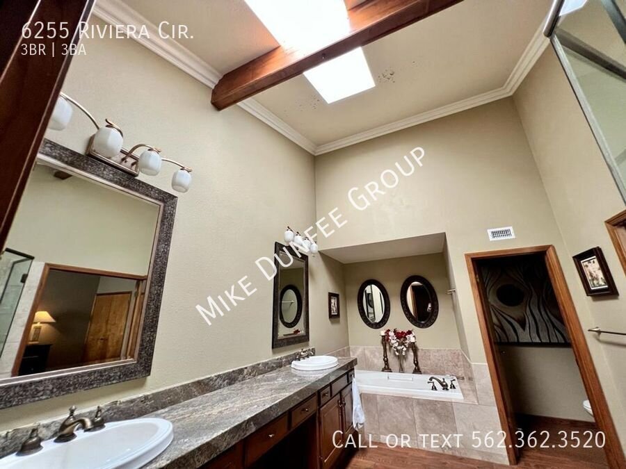 Fully Furnished Three Bedroom Townhouse in Bixby Riviera property image
