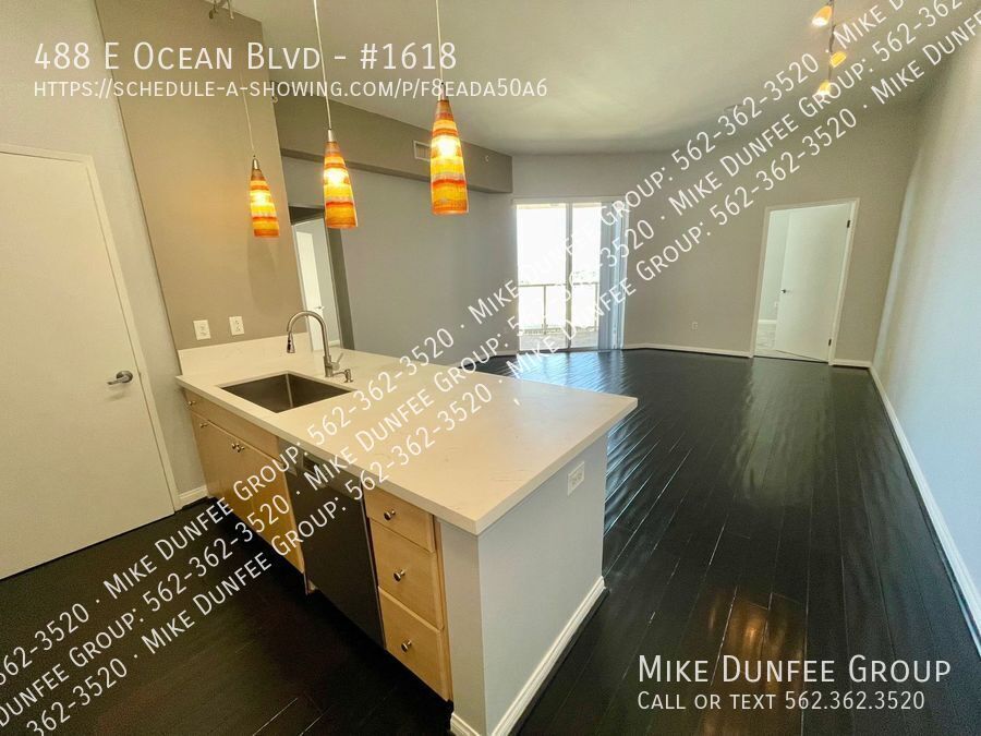 Beautiful 2-Bedroom Condo at AQUA Towers property image