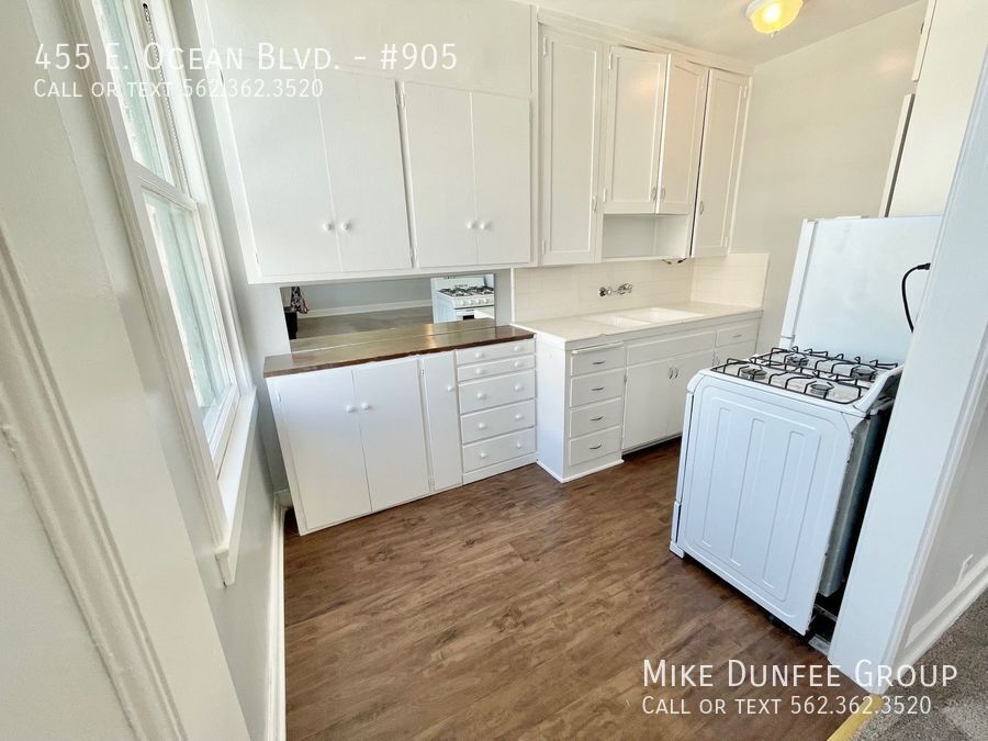 Historic Cooper Arms Studio with Balcony and Ocean View property image