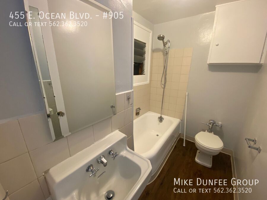 Historic Cooper Arms Studio with Balcony and Ocean View property image