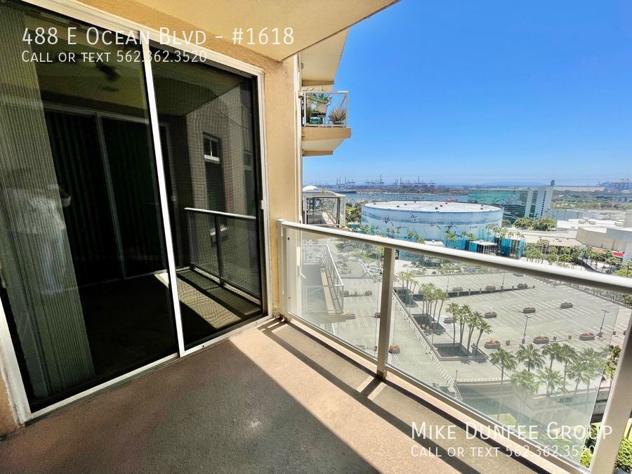 Beautiful 2-Bedroom Condo at AQUA Towers property image