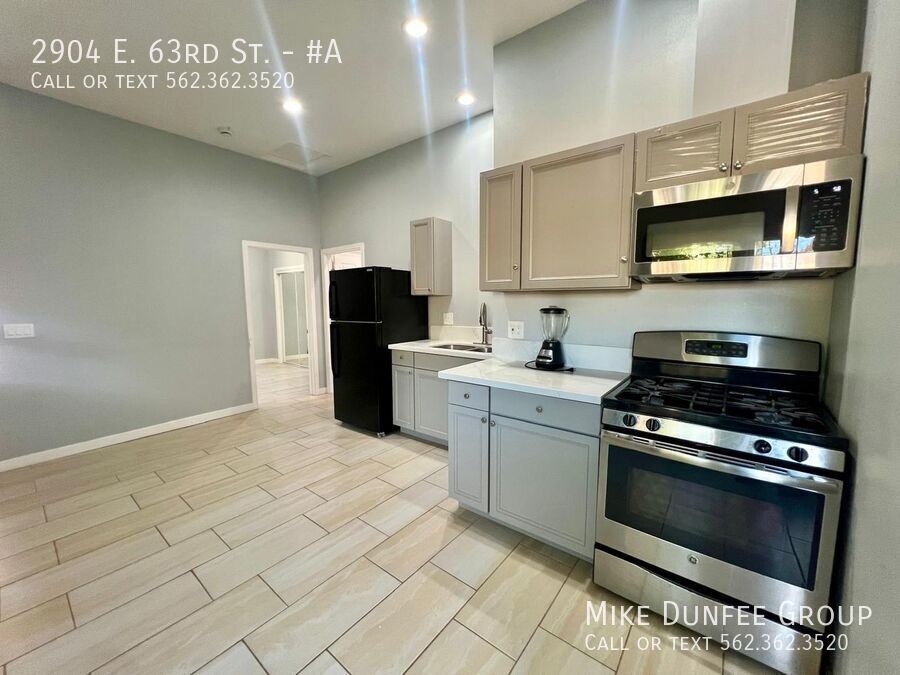 Ramona Park-North Long Beach Renovated Two Bedroom With Driveway property image