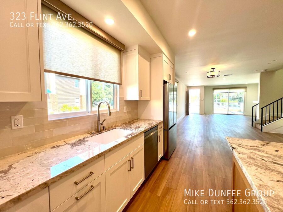 Long Beach Newly-Constructed 4 Bedroom Home With Deck and All Appliances property image