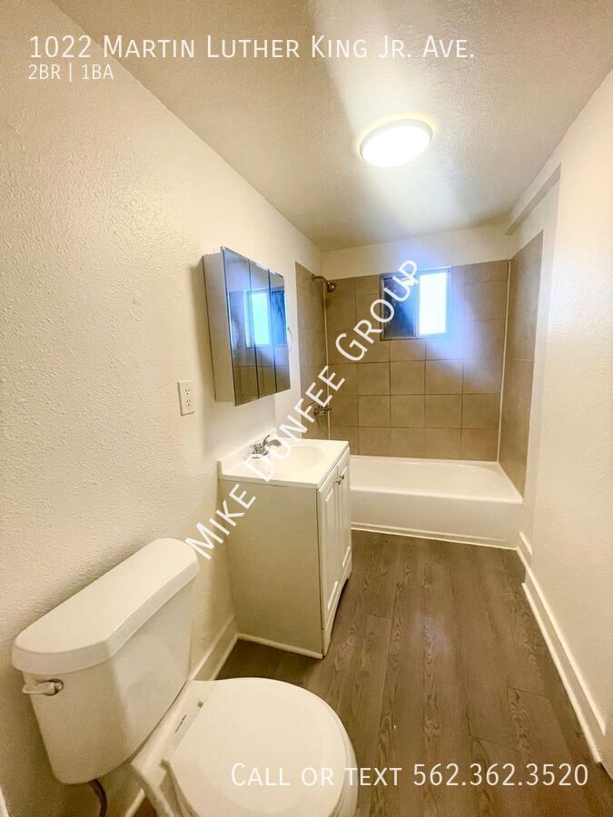 HALF OFF THE 1ST MONTHS RENT *OAC - Newly Renovated 2 Bedroom 1 Bath in Long Beach property image