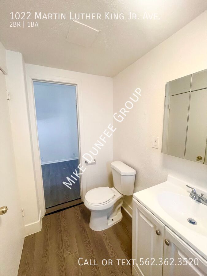 HALF OFF THE 1ST MONTHS RENT *OAC - Newly Renovated 2 Bedroom 1 Bath in Long Beach property image