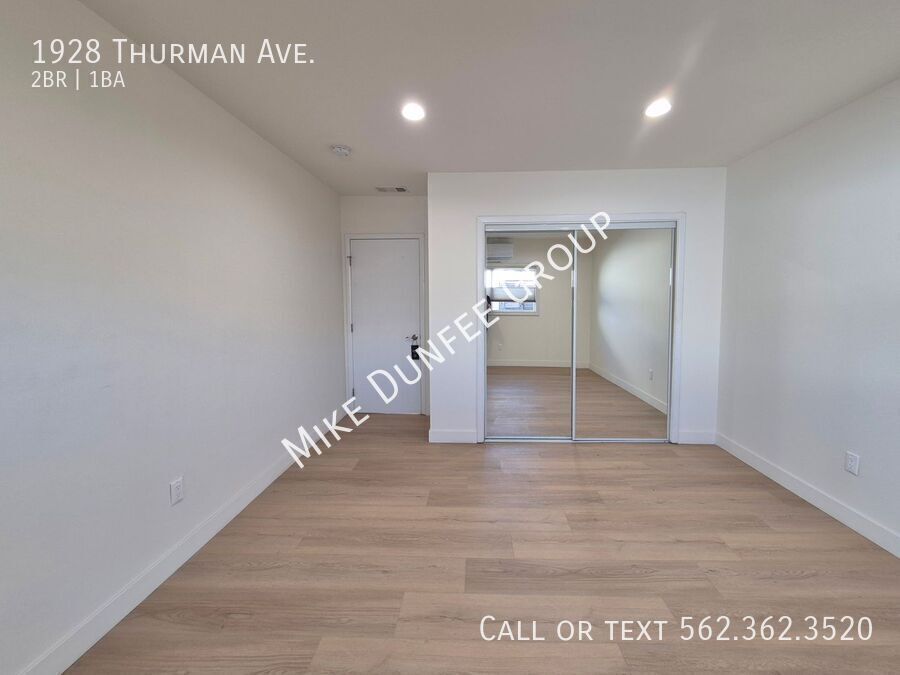 LA, Mid-City 2BR/1BA Open Floor Apartment property image