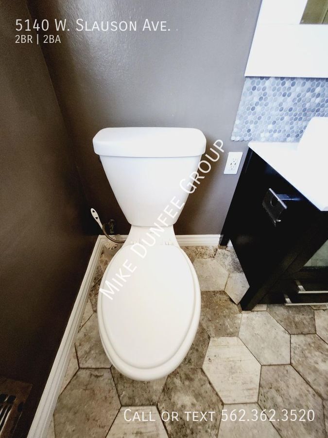 Spacious 2-bedroom, 1.5-bathroom Apartment property image