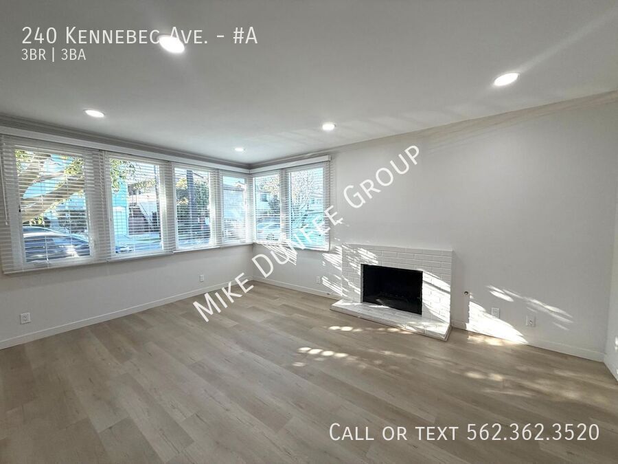 Bluff Heights Remodeled 3 Bedroom Apartment Close to Parks, Beach and Culture property image