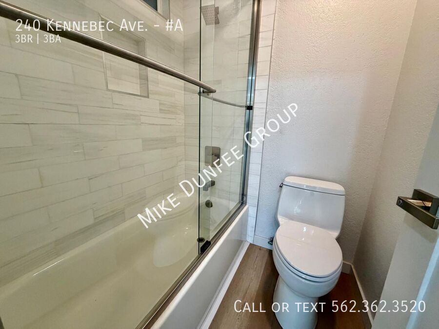 Bluff Heights Remodeled 3 Bedroom Apartment Close to Parks, Beach and Culture property image