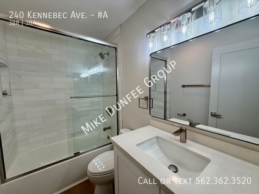 Bluff Heights Remodeled 3 Bedroom Apartment Close to Parks, Beach and Culture property image