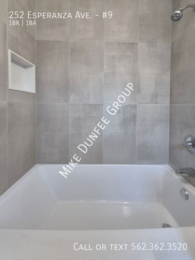 Newly Renovated 1 Bedroom 1 Bathroom Upstairs property image