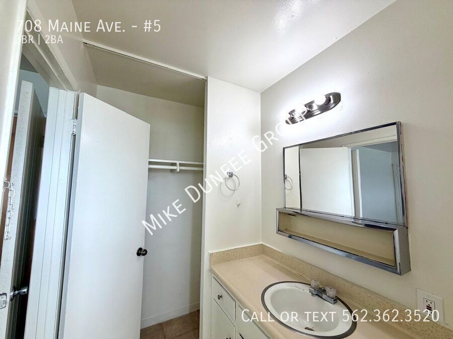 Three Bedroom in Wilmore Area With Two Garages property image