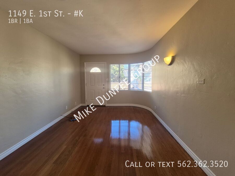One Bedroom Apartment Upstairs With Hardwood Floors property image