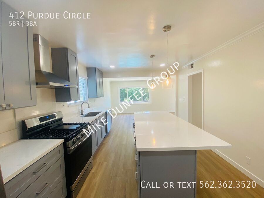 Beautifully Renovated 2-Story Home in College Park West, Seal Beach property image