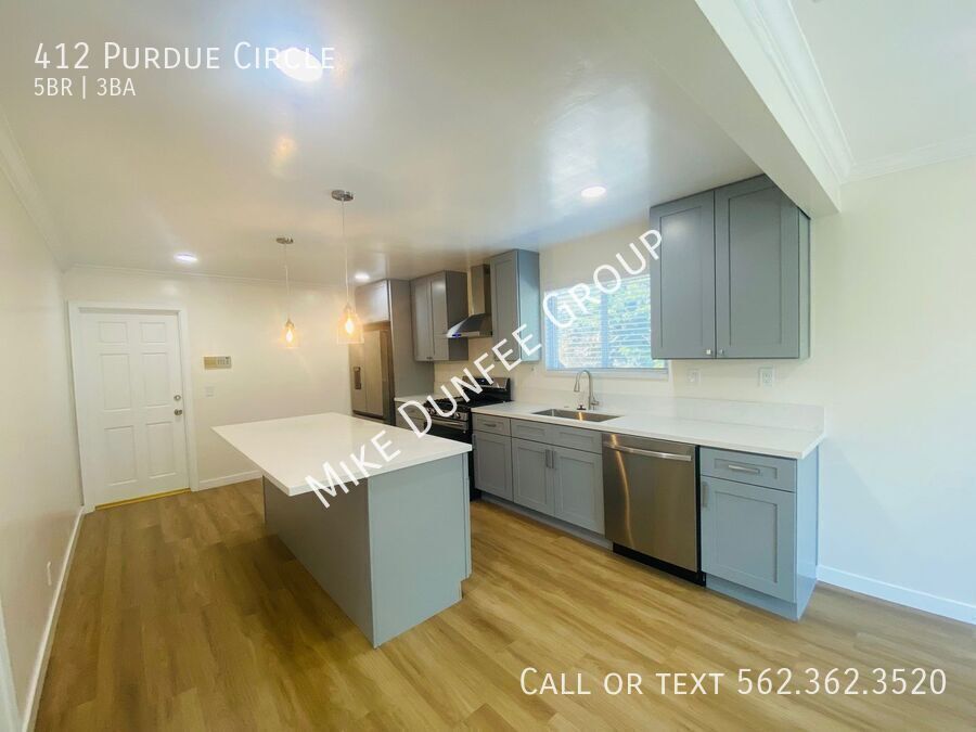 Beautifully Renovated 2-Story Home in College Park West, Seal Beach property image