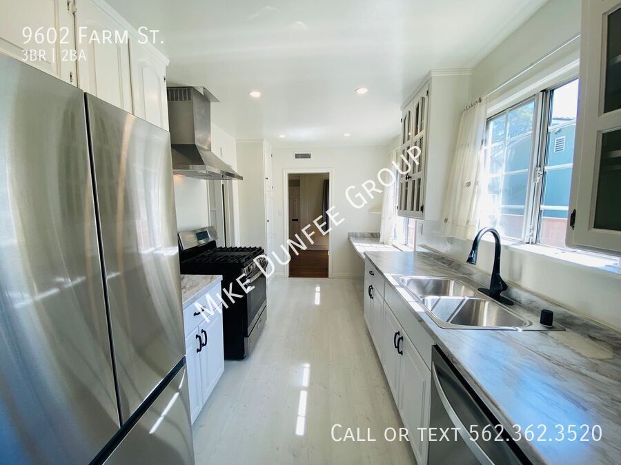 Charming 3-Bedroom Home in Desirable Downey Neighborhood property image