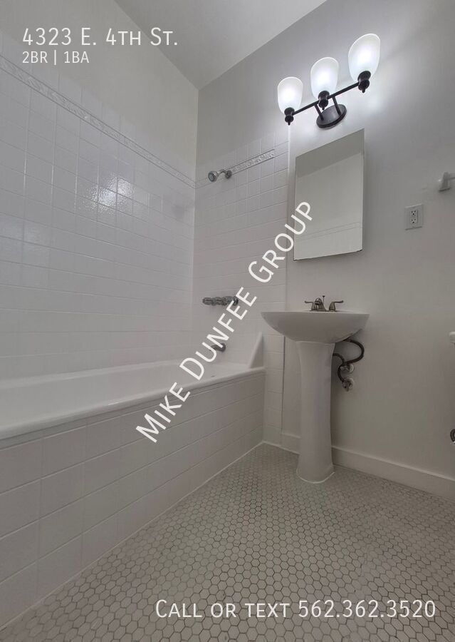 Belmont Heights Two-Bedroom Apartment property image