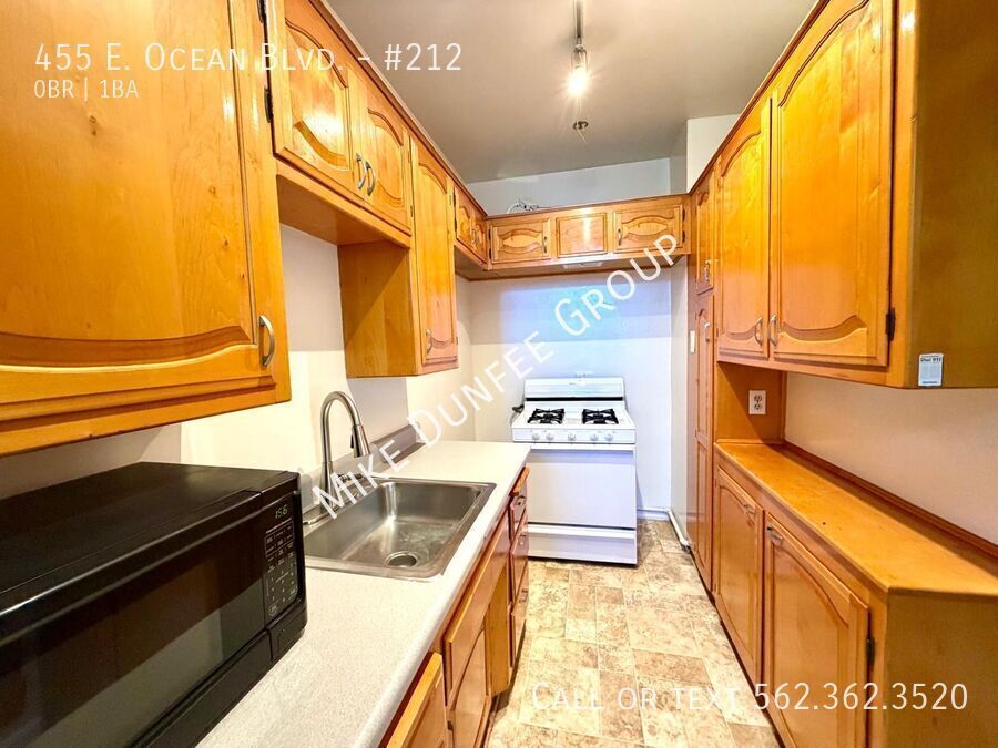 Downtown Long Beach Studio Featuring Walk-in Closet property image