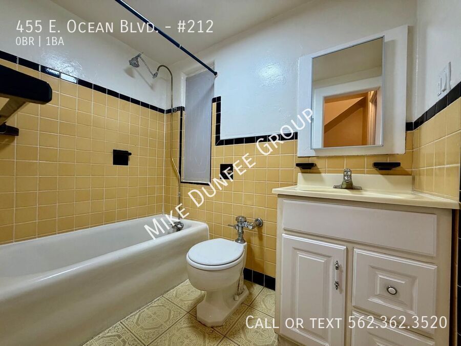 Downtown Long Beach Studio Featuring Walk-in Closet property image